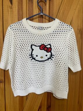 Hello Kitty White Open-Weave Knit Top with Black Logo Tag size XL EUC